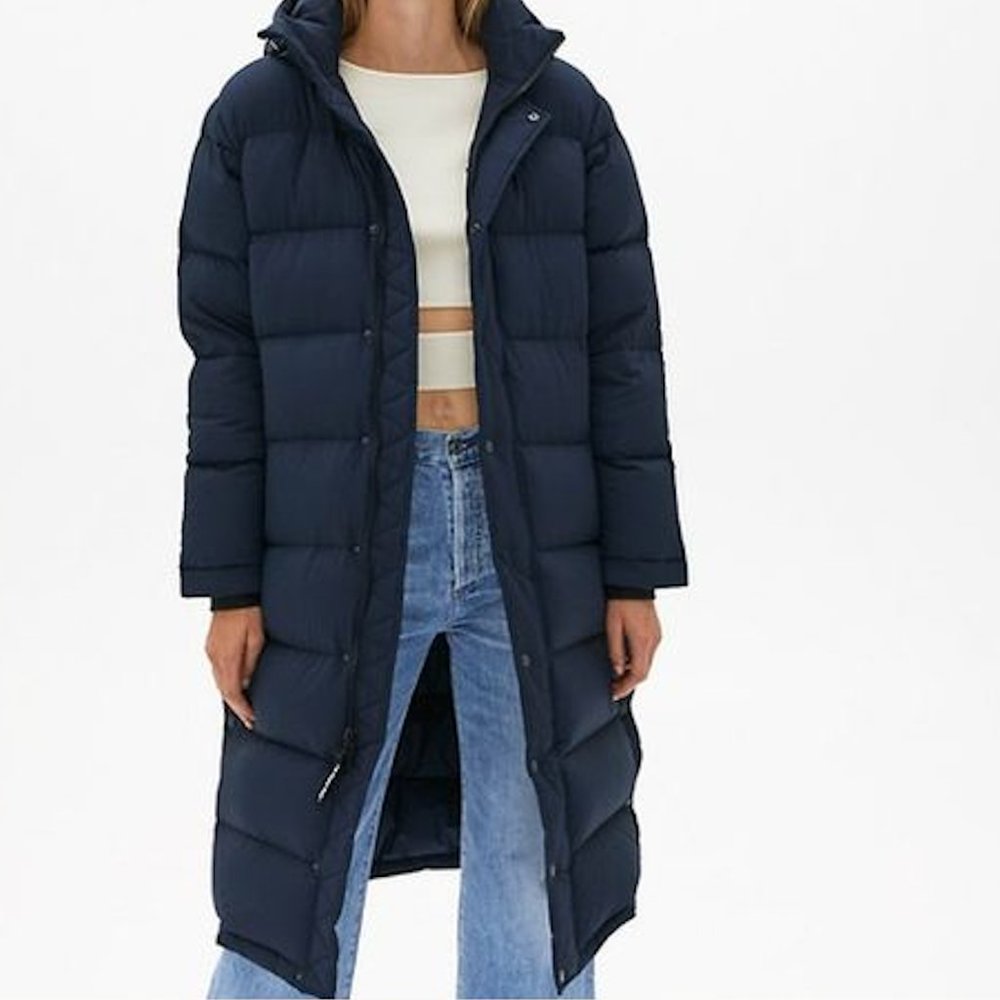 Aritzia / TNA - THE SUPER PUFF™ LONG - Admiral (Navy Blue) - Large